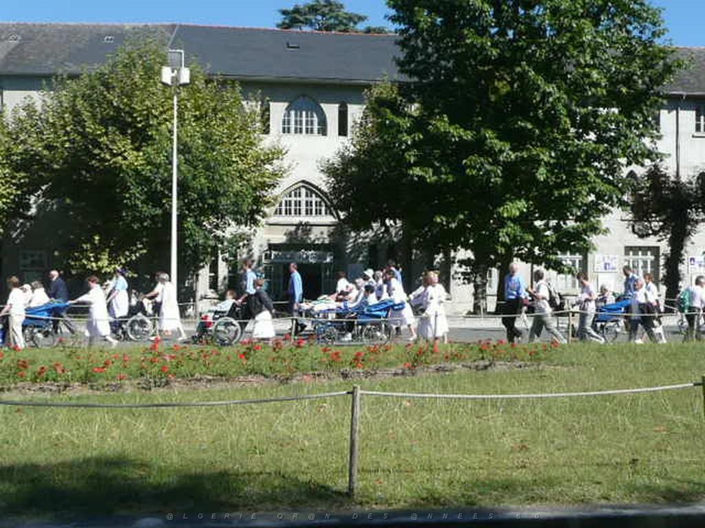 LOURDES 2010   (47).JPG